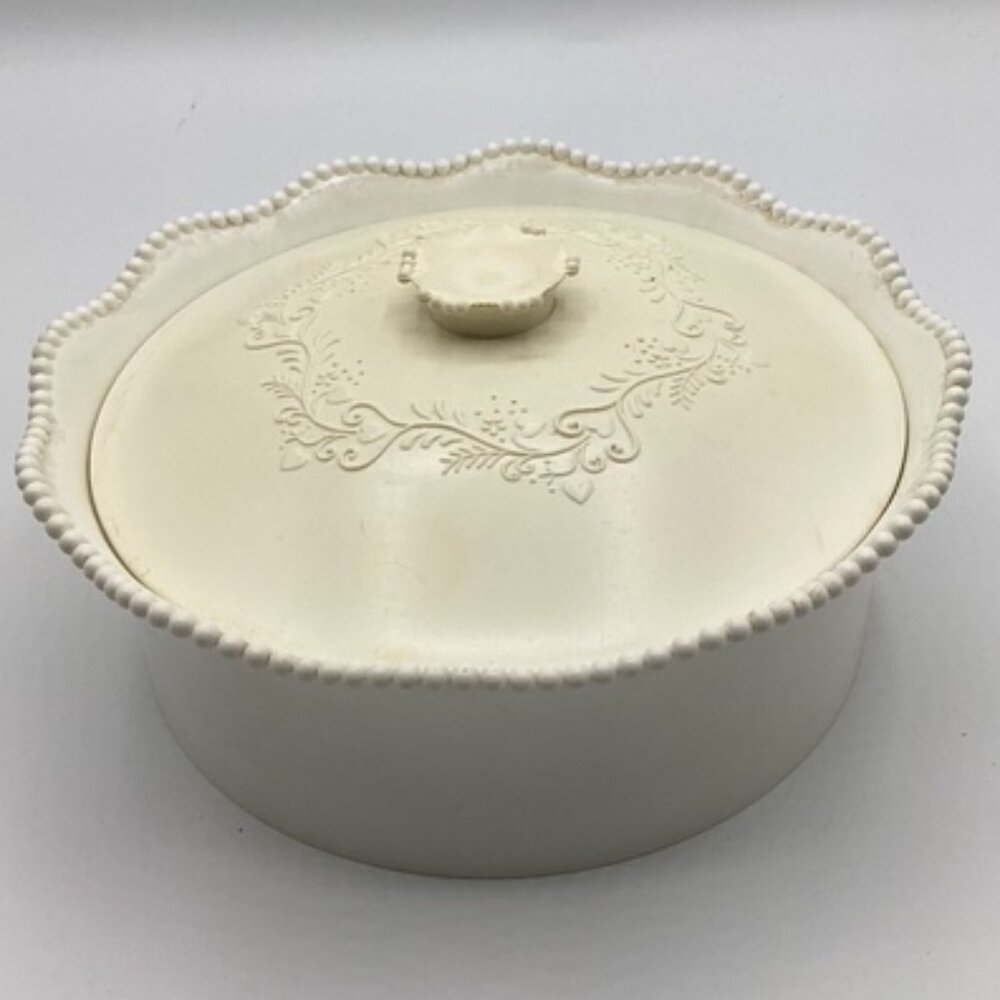 Vintage Dusting Powder Box Puff Included Heart Floral Bead Motiff 2"H x 6"D‎